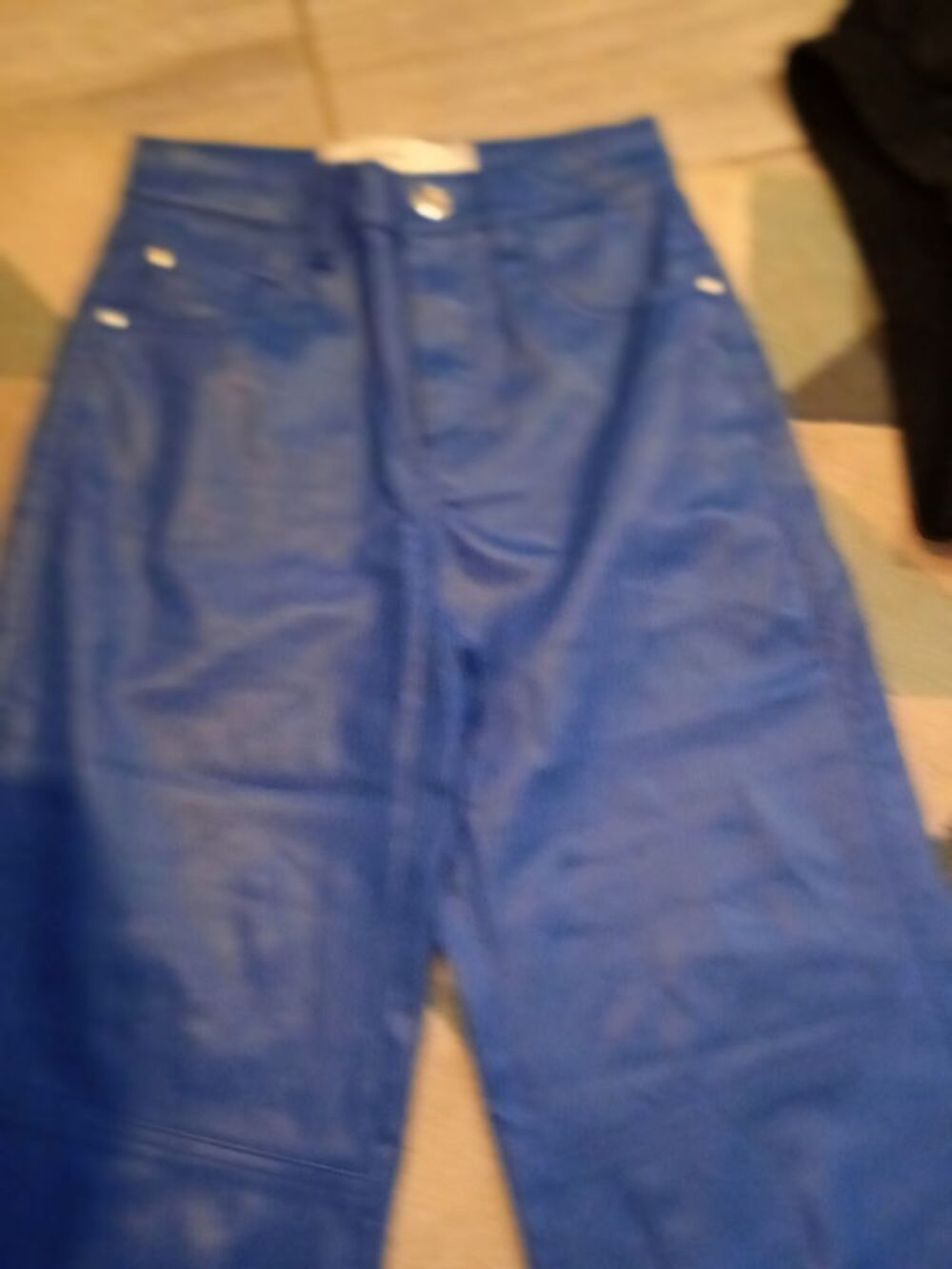 Pantalon simili bleu taille XS longueur de jambes 102 cms Vêtements