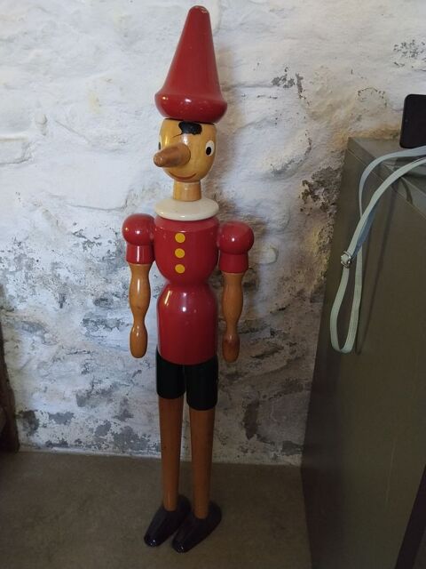 Pinocchio en bois Douvaine (74)
