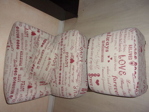 Fauteuil scandinave avec repose pieds et coussins imprim�  I 90 Annonay (07)