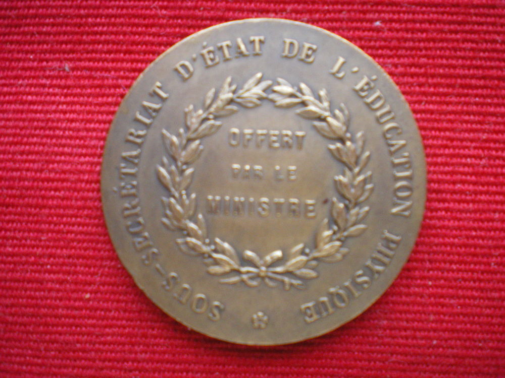 M&eacute;daille du Minist&egrave;re de l'Education Physique. 