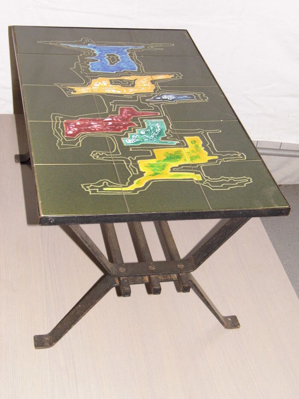 Table basse c&eacute;ramique VALLAURIS multicolore sign&eacute;e Circa vintage d&eacute;cor abstrait Meubles