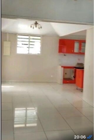  Appartement à louer 4 pièces 180 m²