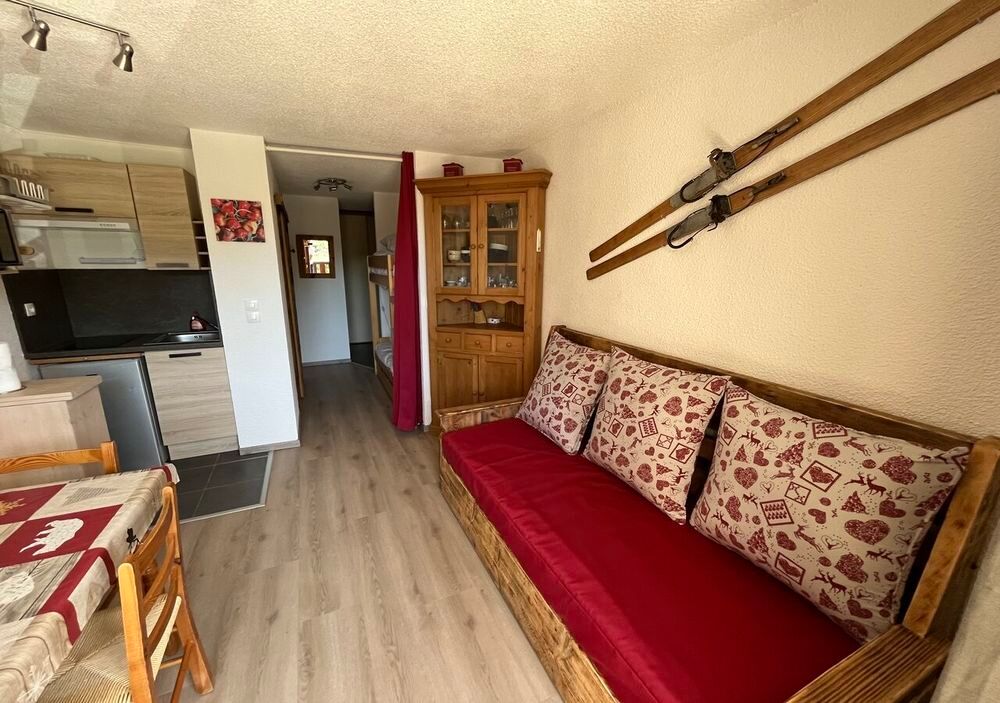   Grand studio de 26 m2 rénové avec parking ski & vélos  Rhône-Alpes, Les Carroz d'Araches (74300)