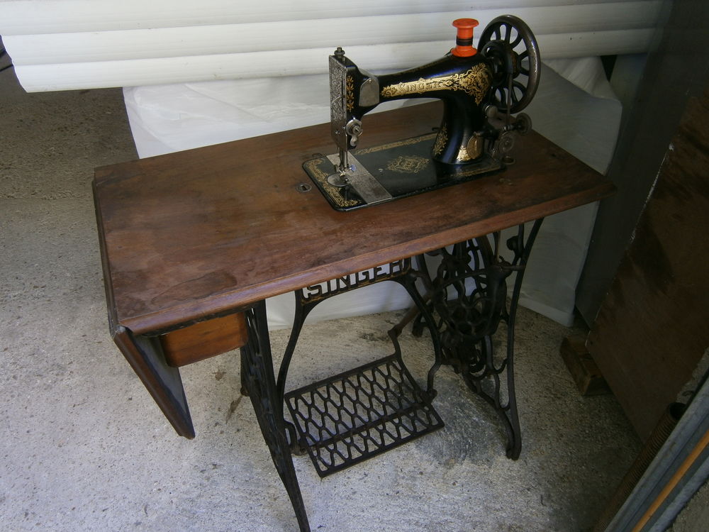 MACHINE a COUDRE SINGER Meubles