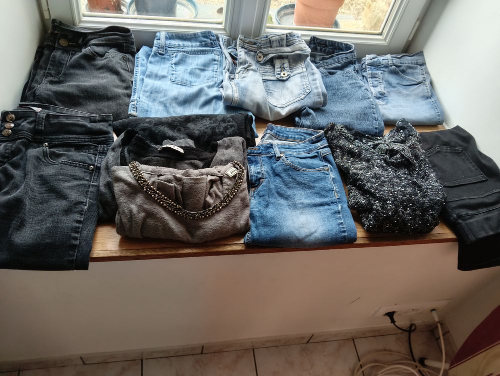 V&ecirc;tements femme S/XL.gars 12,14 ans homme 41/42 fille 4, 5,6 Vêtements