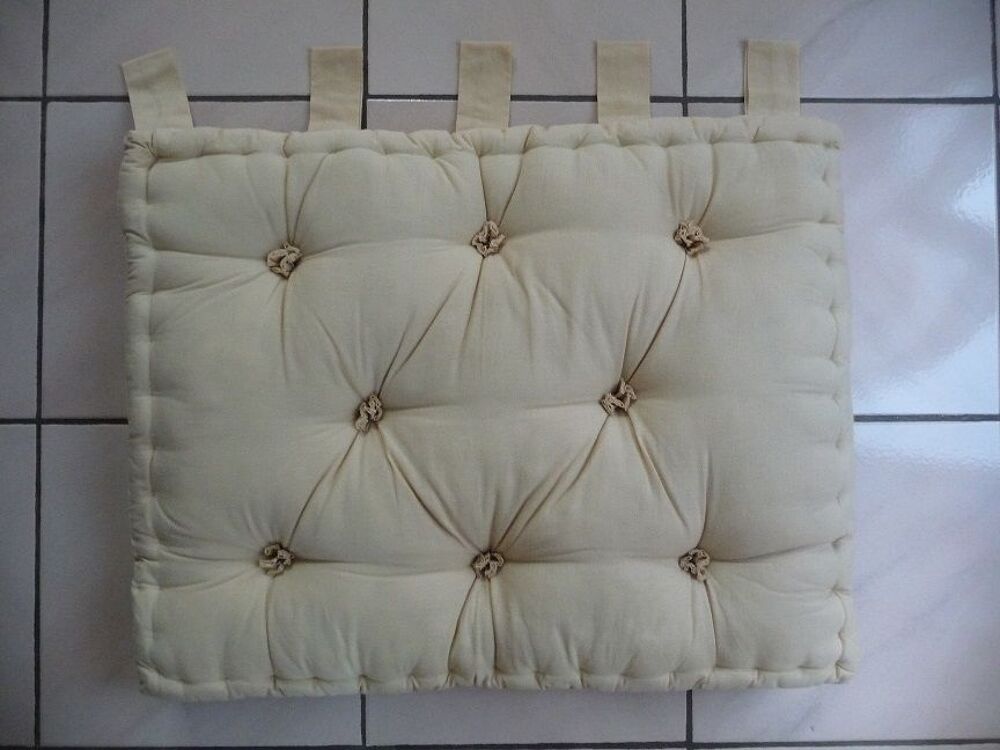 2 coussins capitonn&eacute;s pour divers usages - NEUFS Décoration