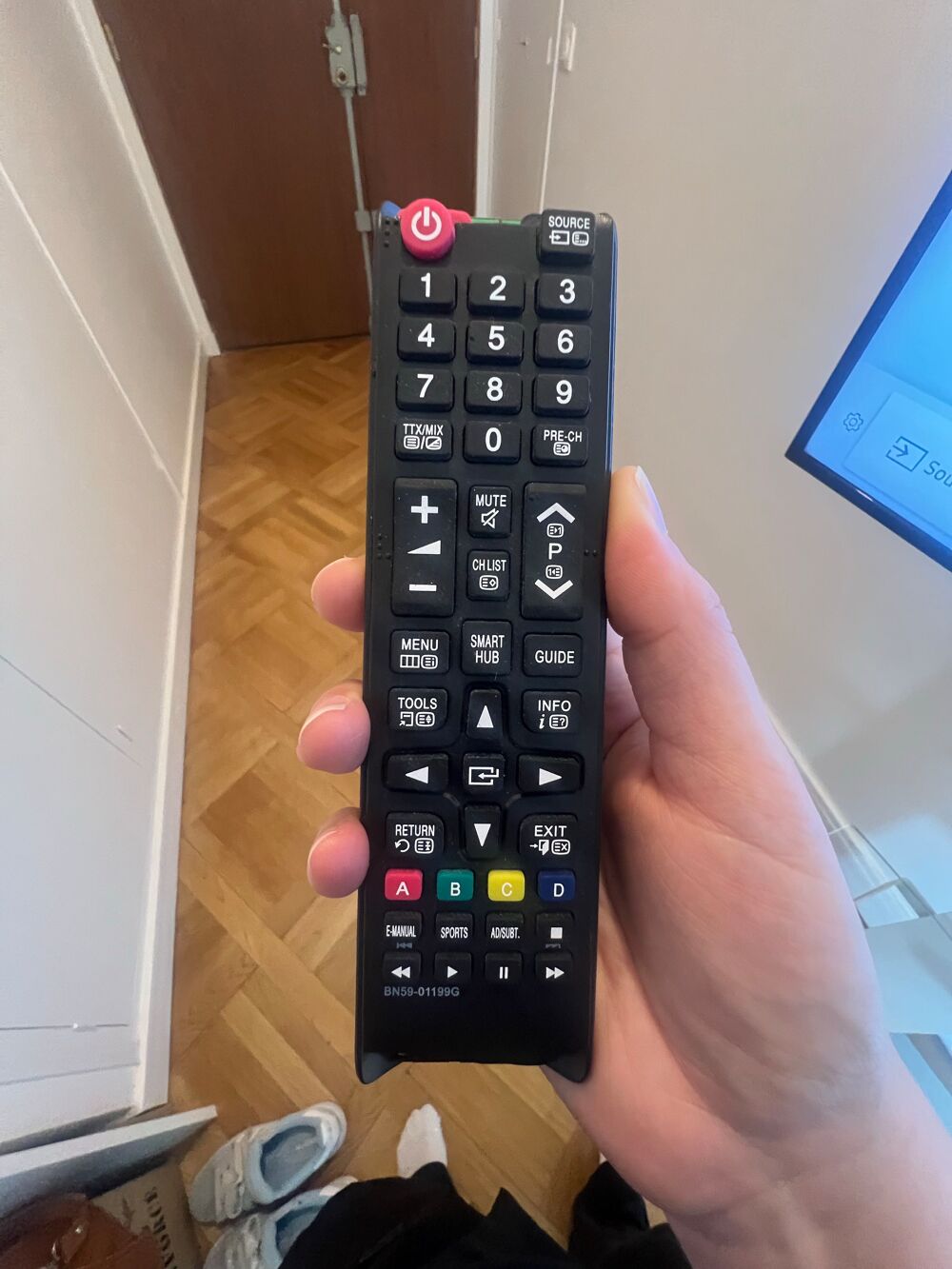 &agrave; vendre - t&eacute;l&eacute;viseur Samsung incurv&eacute; avec meuble TV Erard blanc sur roulettes Photos/Video/TV