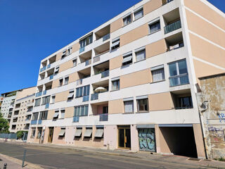  Appartement à louer 2 pièces 64 m²