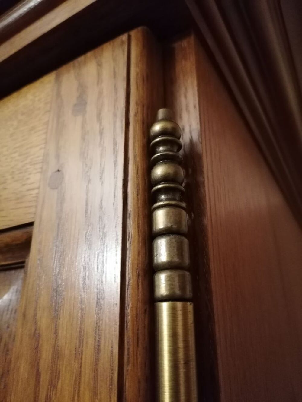 Armoire en ch&ecirc;ne massif 3 portes ? Miroir et 3 tiroirs Meubles