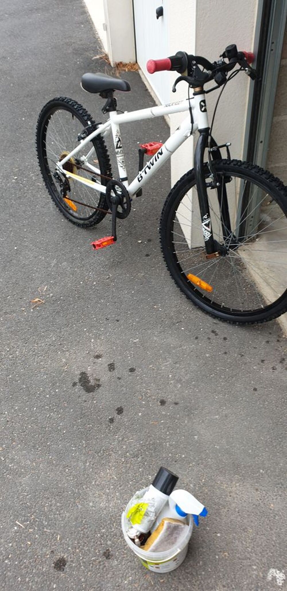 B TWIN ROCKRIDER 300 blanc Vélos