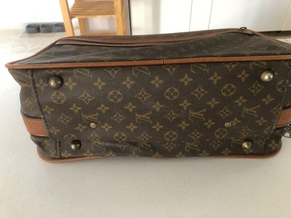cartable valise L. V. Maroquinerie