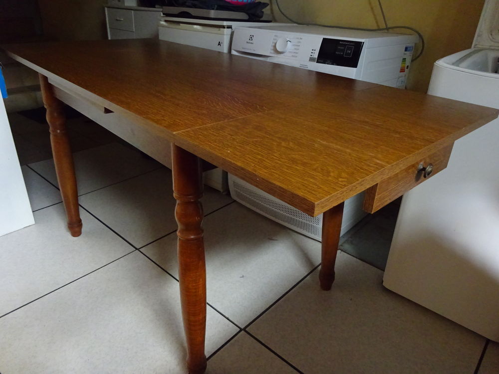TABLE DE CUISINE Meubles