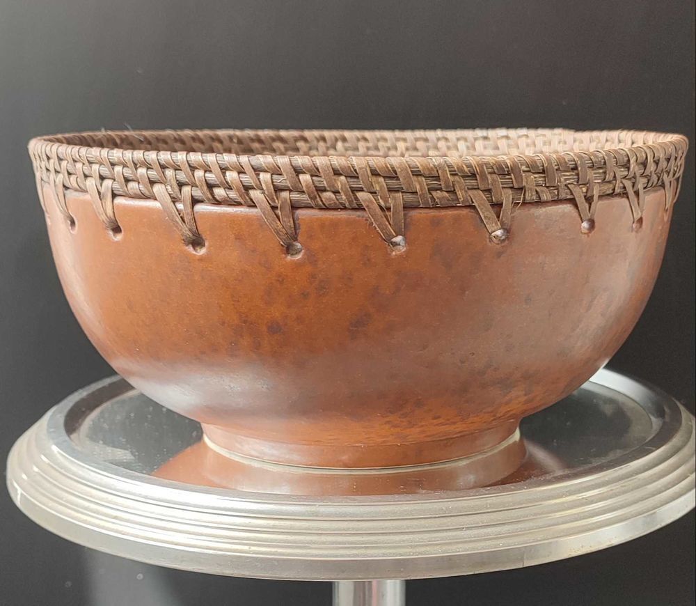 Coupe poterie Rinjani Lombok Indon&eacute;sie Argile et rotin 
