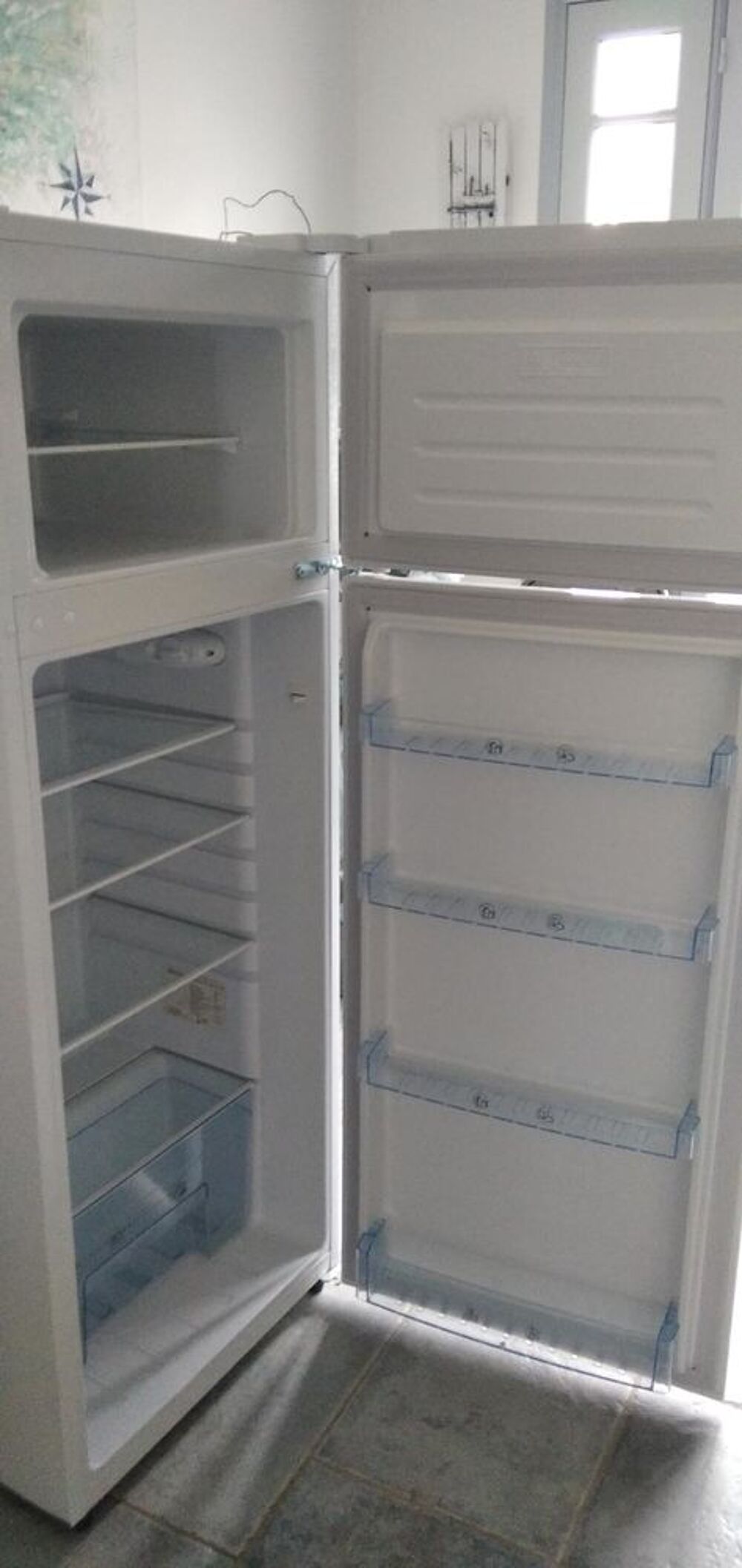 Frigidaire AYA blanc . 2 portes. &eacute;tat neuf
Electroménager
