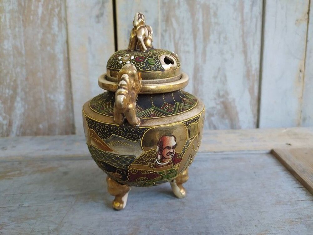 Br&ucirc;le Parfum Japonais Fa&iuml;ence de Satsuma Japon 1900-1920 Décoration