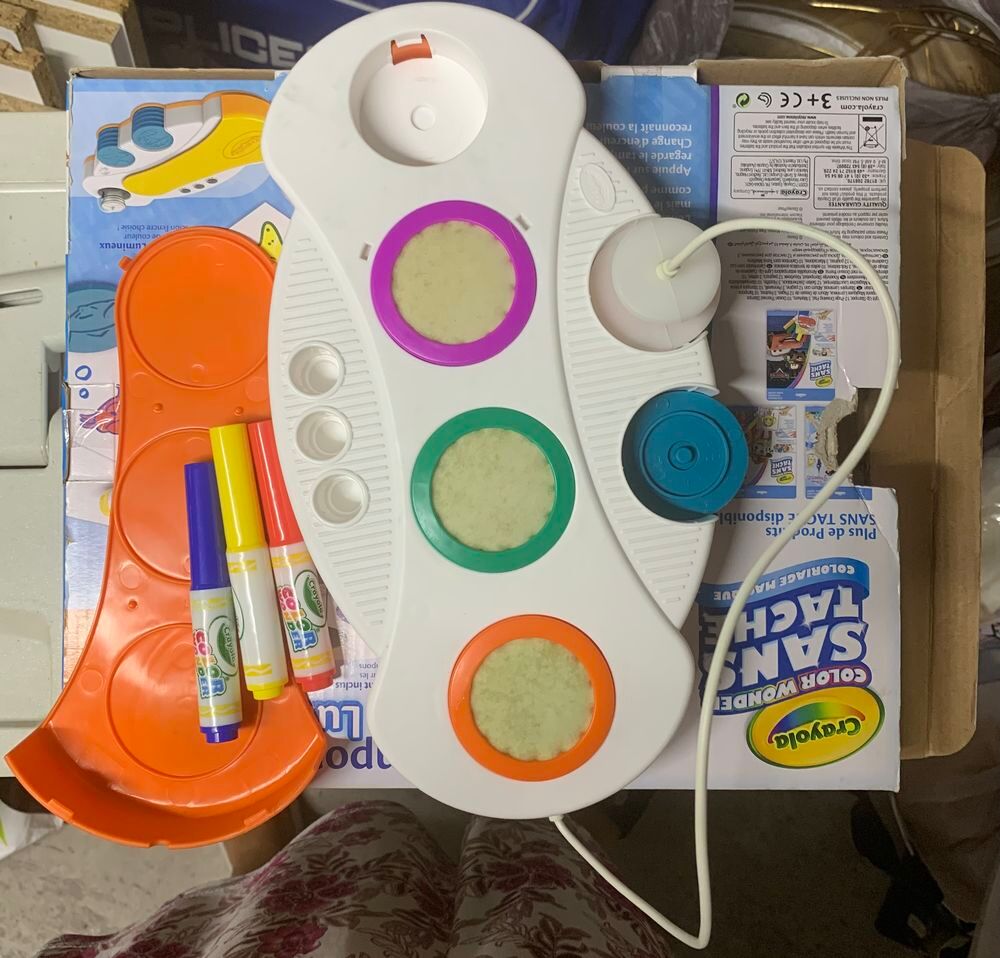 Je 2 jeux pour enfants . Puériculture
