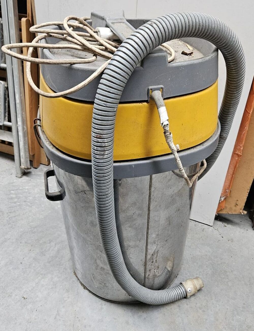 Aspirateur Eau et Poussi&egrave;re 80L Electroménager