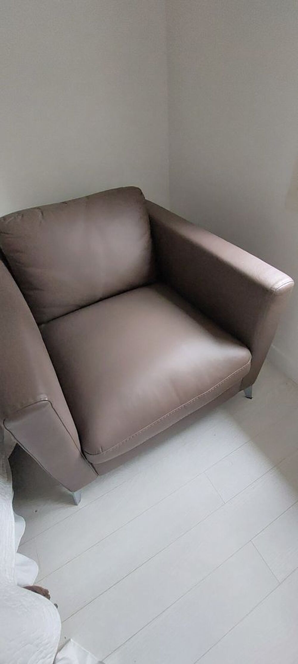 Fauteuil en cuir taupe Cuir center Meubles