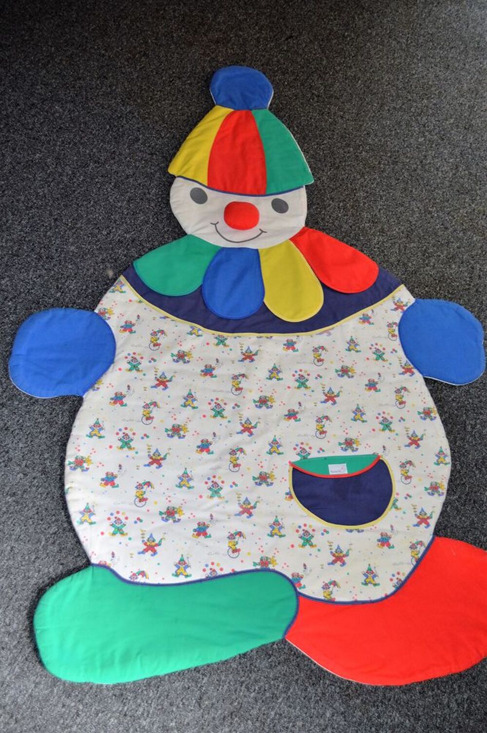 Grand tapis clown 1m88 Dcoration