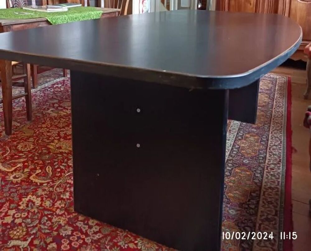 Grande table de bureau (ou salle &agrave; manger) noire en bois Meubles