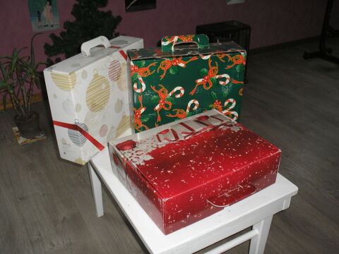 Lot de 3 valisettes cadeaux cartonn�es
tr�s bon �tat �ragny (95)