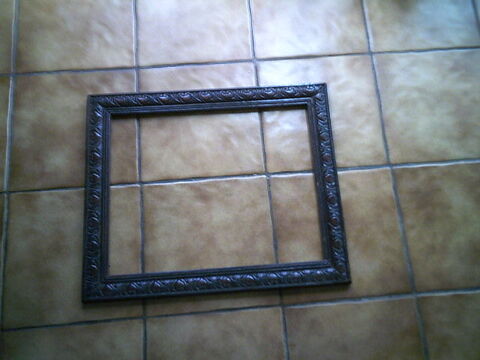 Ancien cadre en bois sculpt�
tr�s bon �tat �ragny (95)