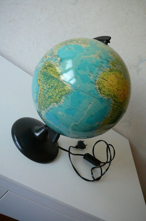 GLOBE TERRESTRE LUMINEUX - Très Bon Etat 10 Angers (49)