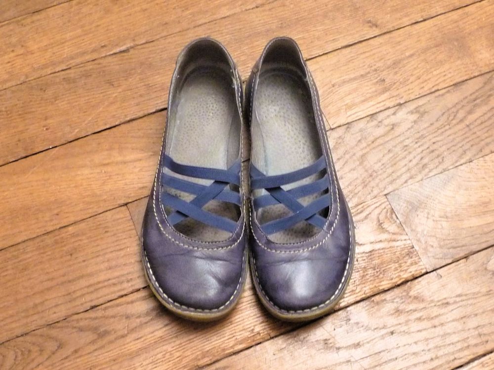 Chaussures Plates en Cuir Bleu avec 4 Elastiques Crois&eacute;s Chaussures
