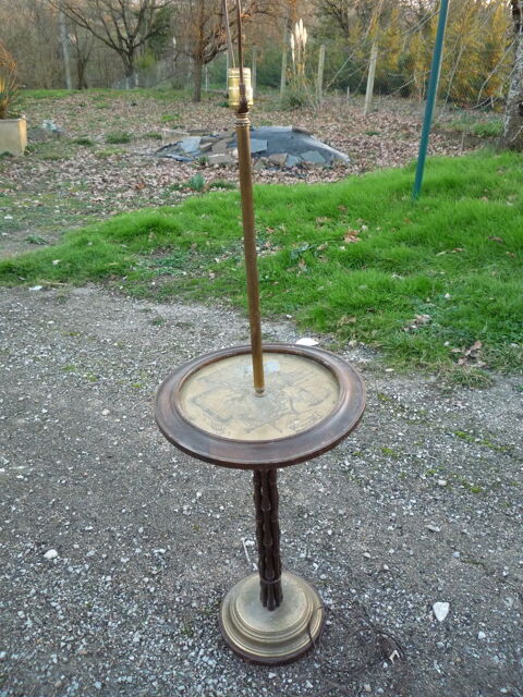 Lampadaire int�rieur d�co
h 142cm
diam�tre 39cm 45 Castres (81)