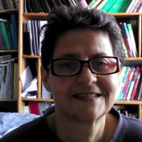   Enseignante donne cours particuliers physique chimie 