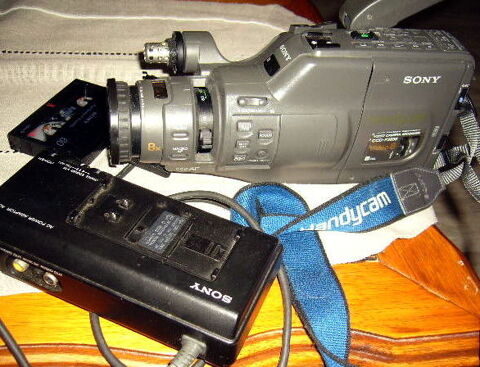 camescope sony video8mm CCD F385E  rparer 39 Versailles (78)