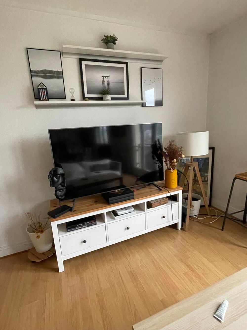 meuble t&eacute;l&eacute; Hemnes excellent &eacute;tat Meubles