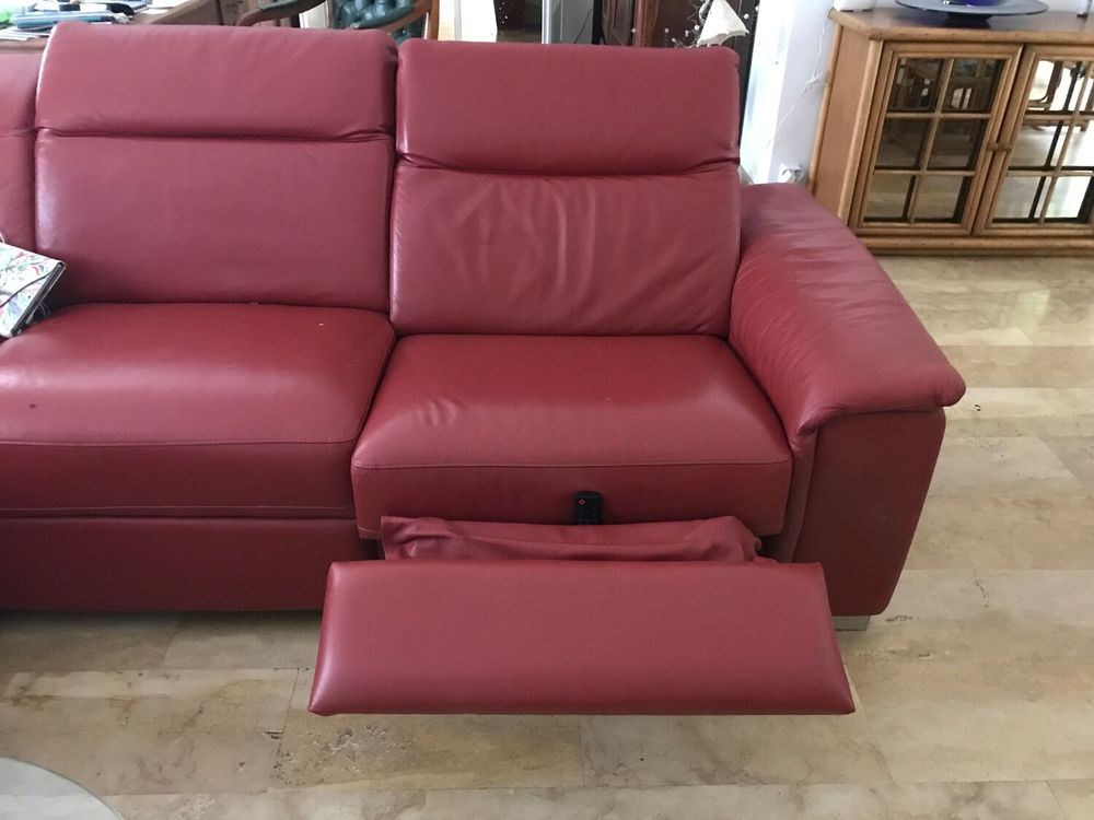 salon d'angle en cuir : 1 m&eacute;ridienne,1chauffeuse,1 relax Meubles