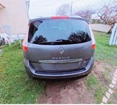 Grand Sc&eacute;nic III Grand Sc&eacute;nic dCi 130 Energy Bose Edition 5 pl 2015 occasion 17600 Saint-Romain-de-Benet