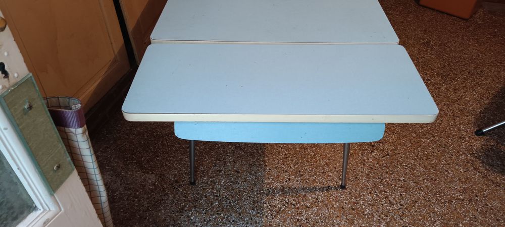 Table formica bleue vintage Meubles
