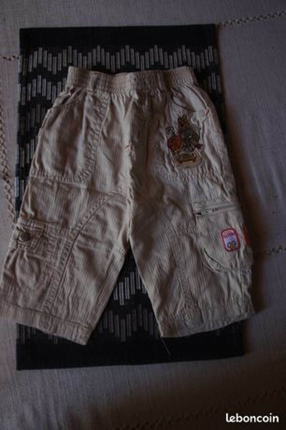 2 PANTALONS GARCON TAILLE 6 MOIS Puériculture