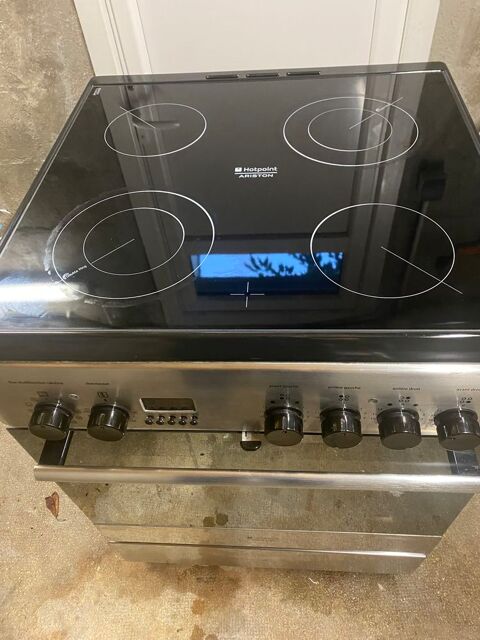 Cuisinire vitrocramique quasi neuve Arison Hotpoint 320 Courcouronnes (91)