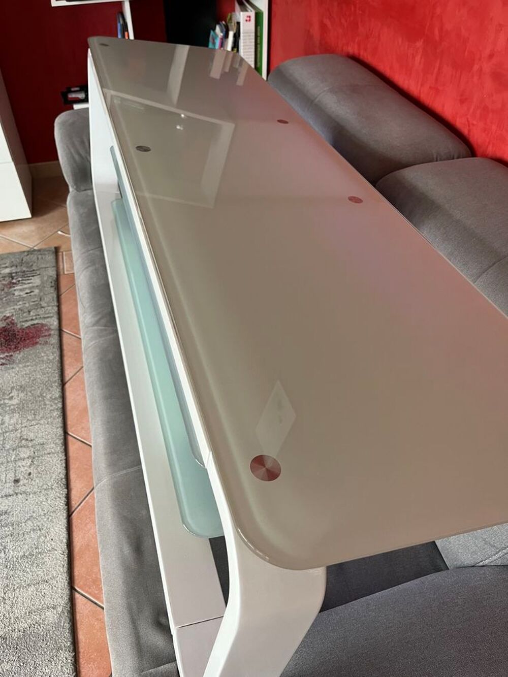 Meuble tv verre avec bande lumineuse bleu, tr&egrave;s bon &eacute;tat Meubles