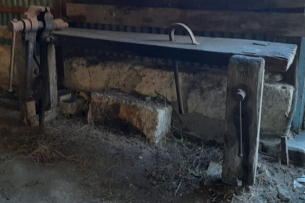 &Eacute;tabli de menuisier ancien avec &eacute;taux Bricolage