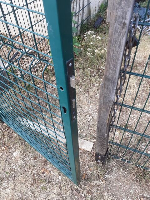 Porte extérieure sécurisée 70 Montpon-Ménestérol (24)