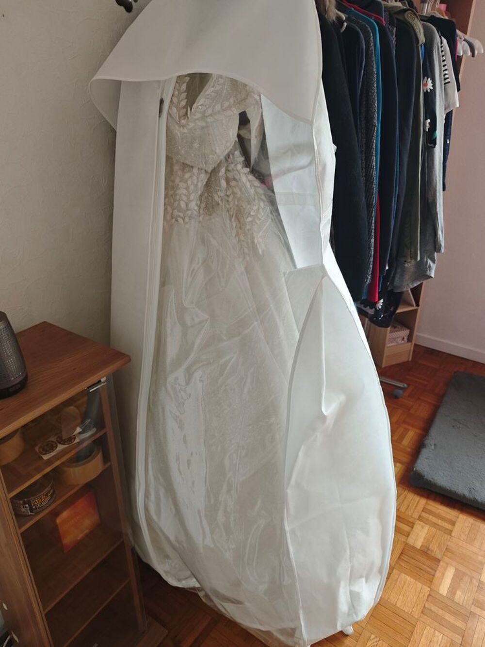 Robe de mari&eacute;e blanche bustier tulle avec bol&eacute;ro Vêtements