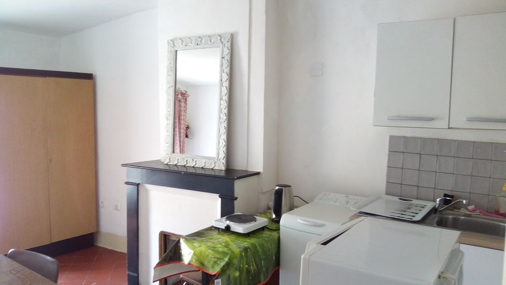 Location Appartement Studio meublé. Eau et taxes d'ordures ménagères incluses Béziers