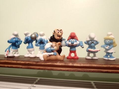 KINDER : Schtroumpfs : 2011 . S�rie compl�te 10 Limoges (87)