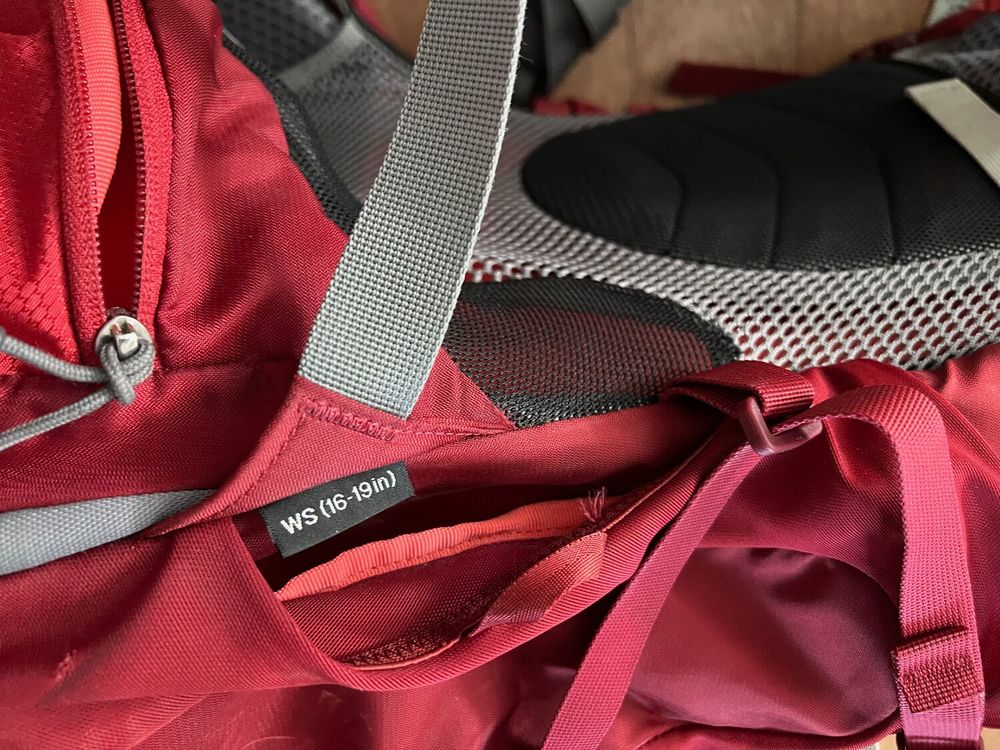 sac randonn&eacute;e Osprey Ariel 65 AG femme rouge (tr&egrave;s bon &eacute;tat) Sports