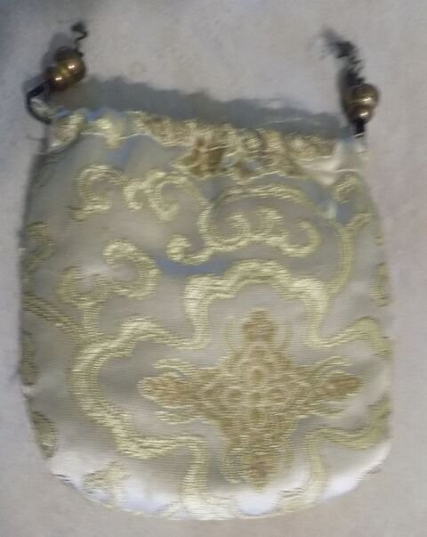 Pochette bijoux 1 La Motte-d'Aveillans (38)