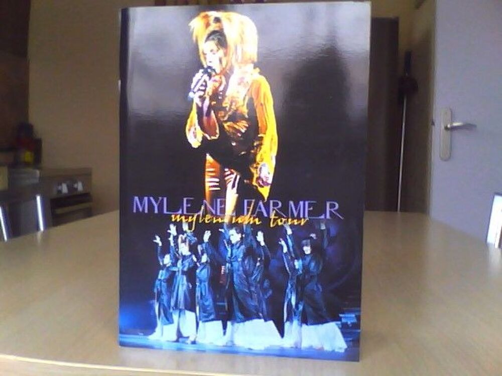 fascicule Myl&eacute;ne Farmer Livres et BD