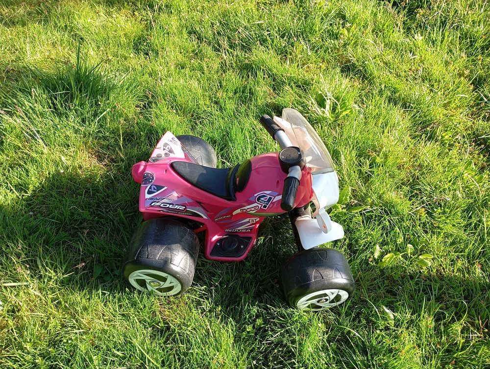 quad &eacute;lectrique enfant Jeux / jouets