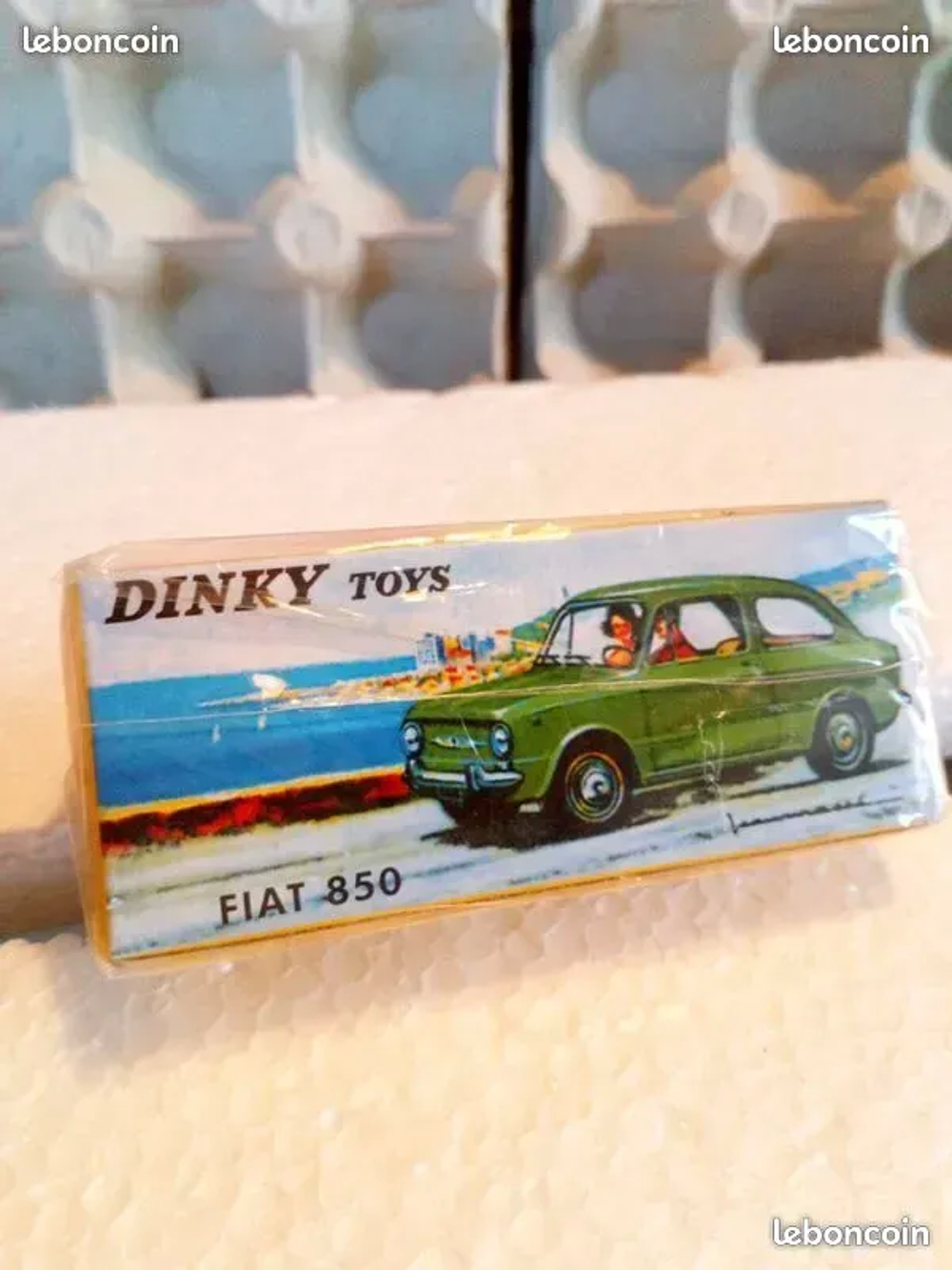 MINIATURE DINKY TOYS 