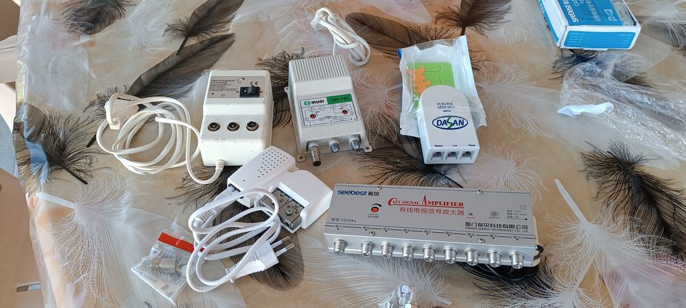 Ampli d'antenne TV HIFI + R&eacute;partiteur+Splitter ADSL Photos/Video/TV