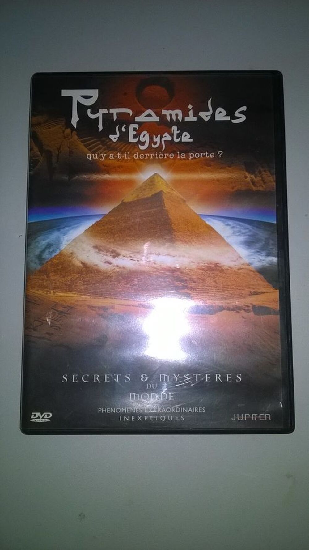 DVD Pyramides d'&Eacute;gypte 
qu'y a-t-il derri&egrave;re la porte ?
Ne DVD et blu-ray